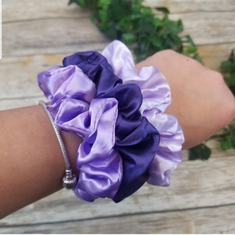 Brandy Melville Photo + 3pcs Silky Satin Scrunchie - Picture 4 of 5